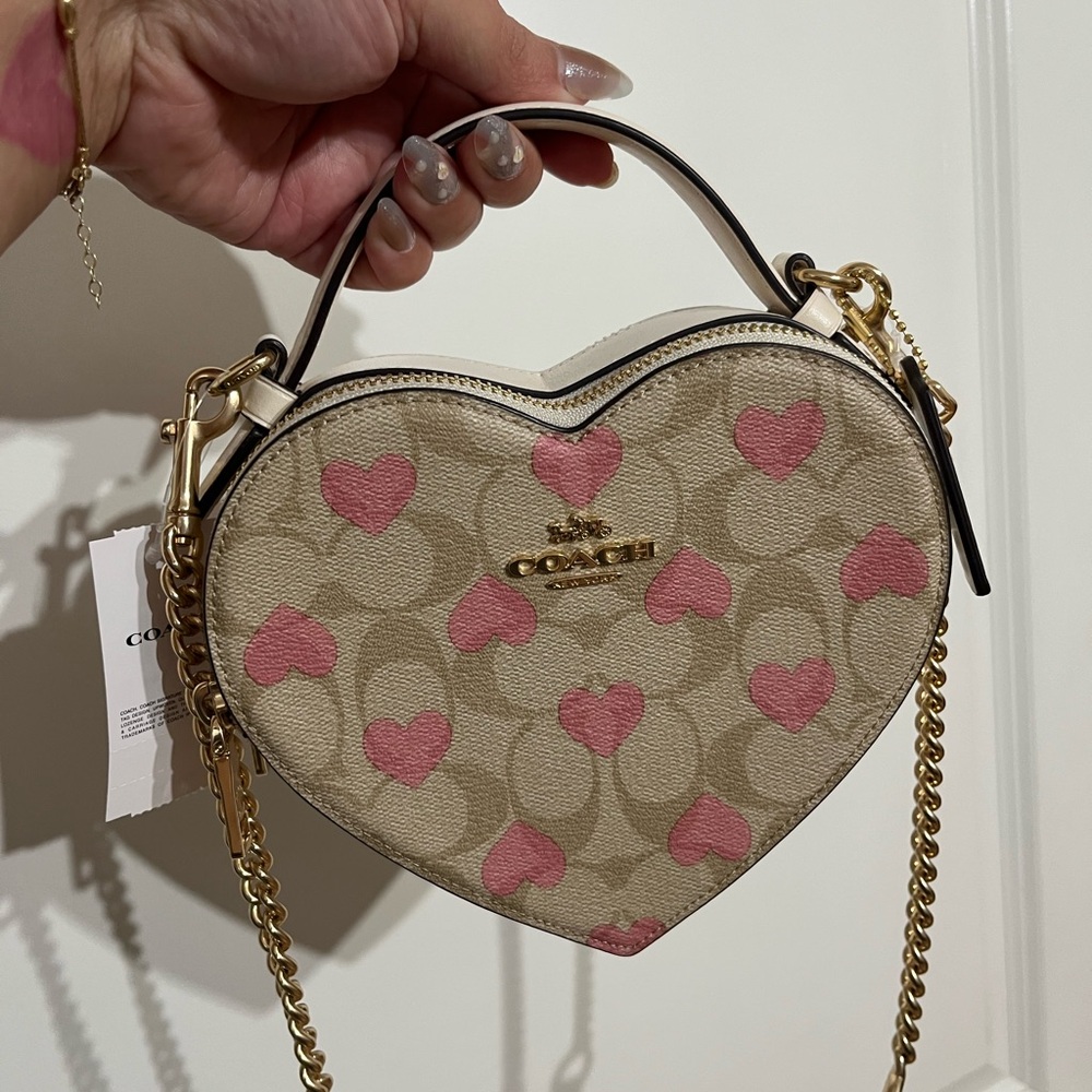 NWT! Coach Heart Crossbody Signature Canvas Heart Print CP021 - Picture 2 of 9